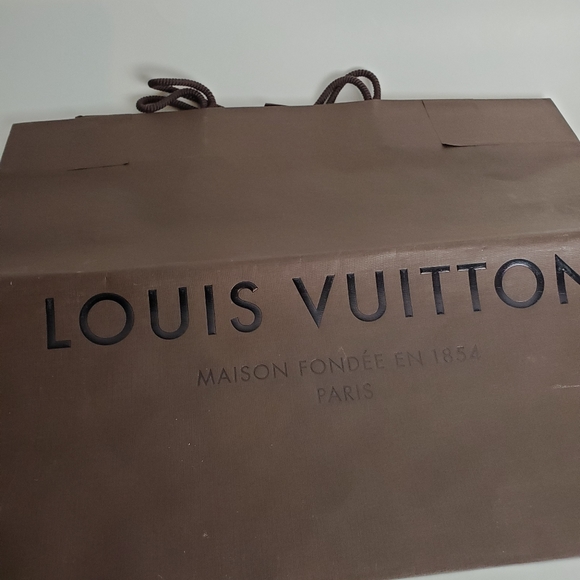 Louis Vuitton Large Brown Shopping Paper Bag - Picture 5 of 5